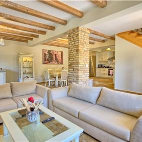 3 bedroom villa with pool, near Acharavi, sleeps 8